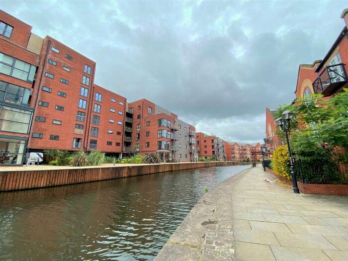 2 Bedroom Apartment To Rent In The Quantum, Chapeltown Street, Manchester, M1