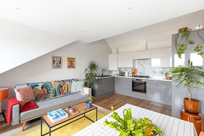 1 Bedroom Flat For Sale In Clifford Road, London, SE25