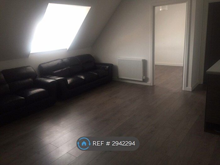 1 Bedroom Flat To Rent In Swan Place, Willenhall, WV13