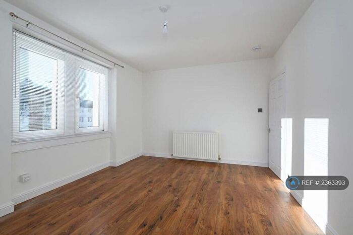 2 Bedroom Flat To Rent In Byron Street, Dundee, DD3