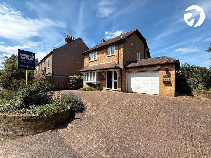 3 Bedroom Detached House For Sale In Cray Road, Crockenhill, Kent, BR8