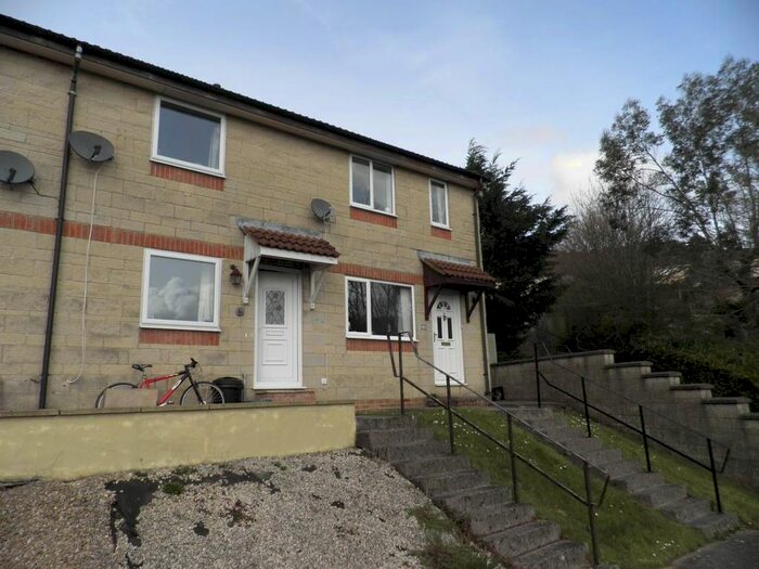 2 Bedroom Property To Rent In Daneacre Road, Radstock, Somerset, BA3