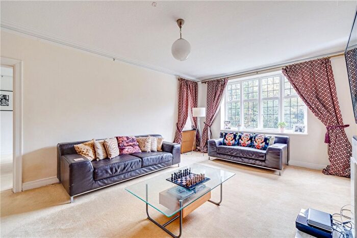 4 Bedroom Flat To Rent In Wildcroft Road, London, SW15