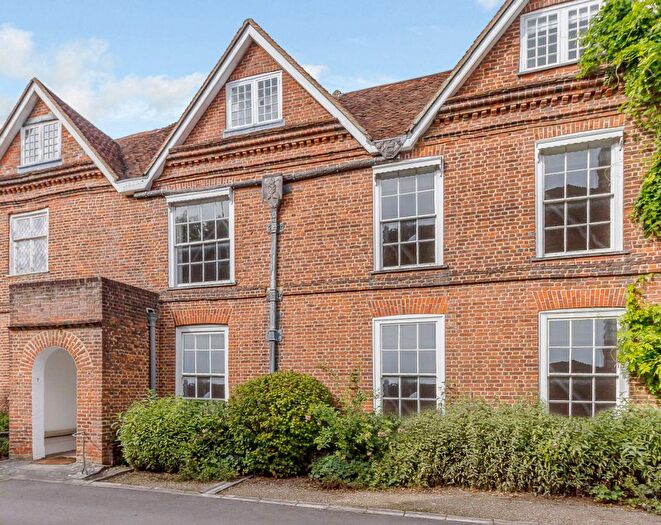 6 Bedroom Terraced House To Rent In The Close, Winchester, SO23