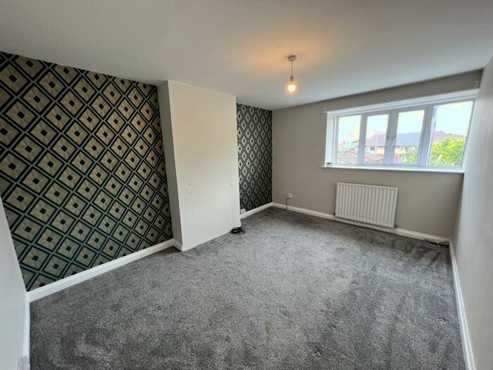 2 Bedroom Flat To Rent In Walton Drive, Chesterfield, S40