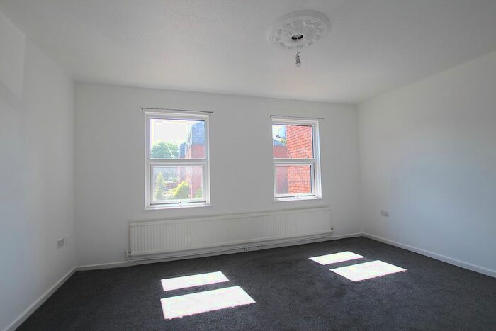 3 Bedroom End Of Terrace House To Rent In Colebrook Way, London, N11