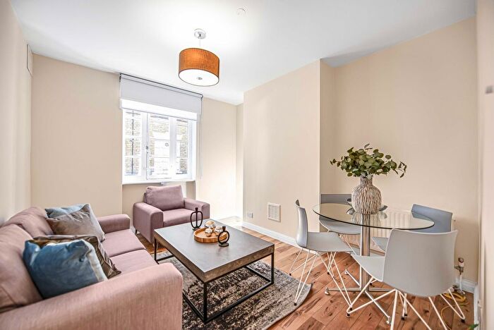 2 Bedroom Flat To Rent In Ossington Buildings, Marylebone, W1U
