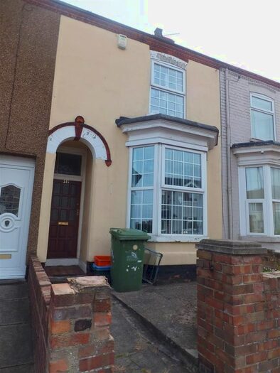 3 Bedroom Terraced House To Rent In Heneage Road, Grimsby DN32