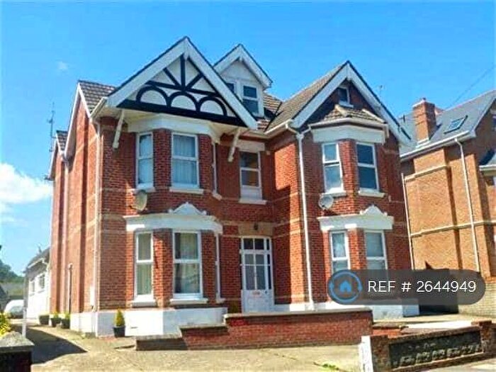 2 Bedroom Flat To Rent In Alum Grove Court, Bournemouth, BH4