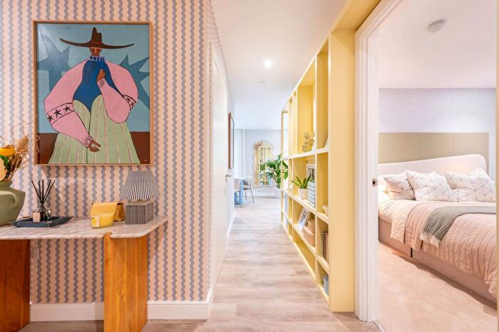 3 Bedroom Flat For Sale In Grand Union, Alperton, HA0