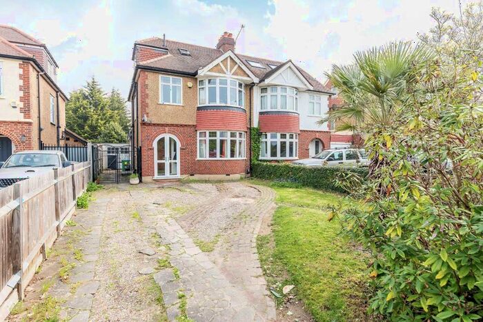 4 Bedroom Semi-Detached House To Rent In Sixth Cross Road, Twickenham, TW2
