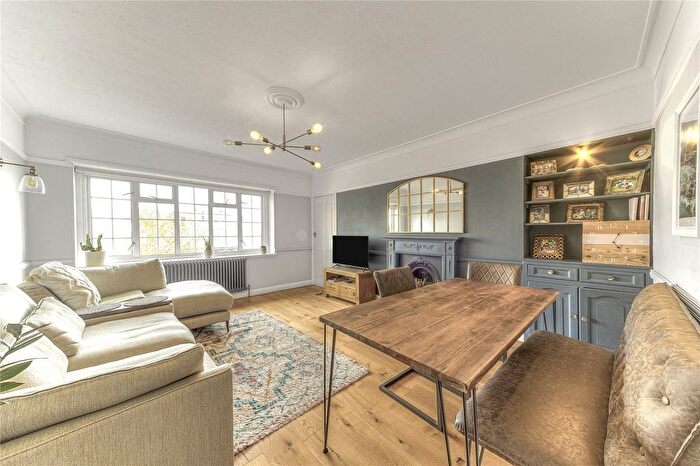 1 Bedroom Flat To Rent In Babington Road, Streatham, SW16