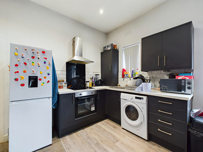 1 Bedroom Flat To Rent In Flat, Albert Avenue, Hull, HU3