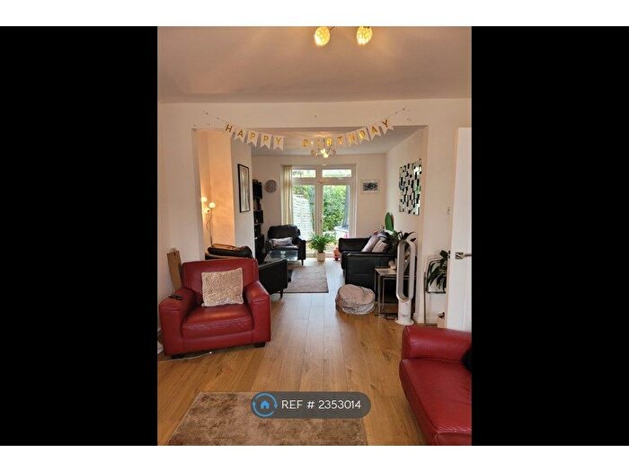 4 Bedroom Semi-Detached House To Rent In Stayton Road, Sutton, SM1
