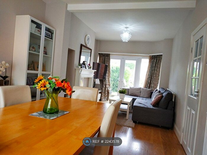 3 Bedroom Semi-Detached House To Rent In Widney Avenue, Birmingham, B29