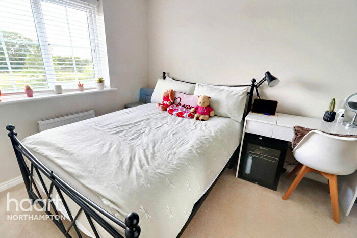 5 Bedroom Detached House For Sale In Eider Close, Northampton, NN4