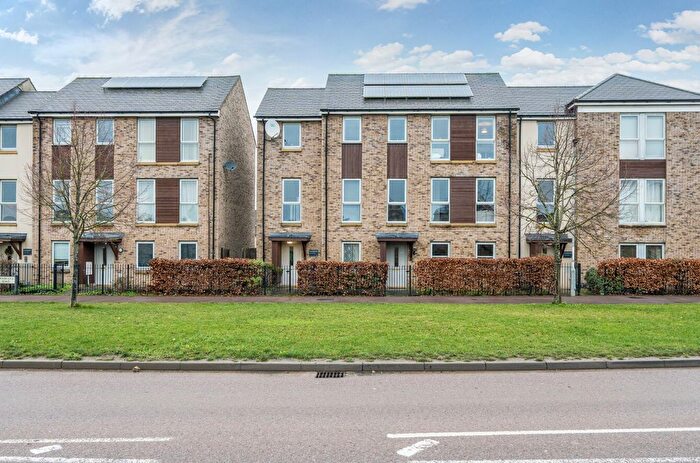 2 Bedroom Flat For Sale In Cambridge Road, St Neots, PE19