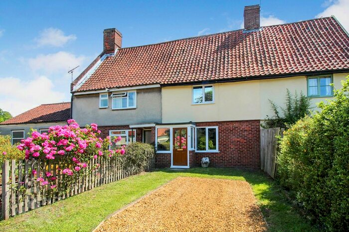 2 Bedroom Cottage For Sale In The Street, Honingham, Norwich NR9