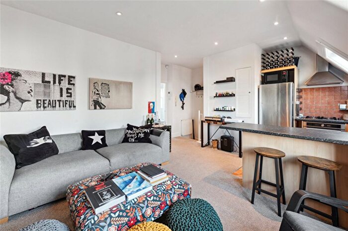 1 Bedroom Flat To Rent In Sheffield Terrace, Campden Hill, W8