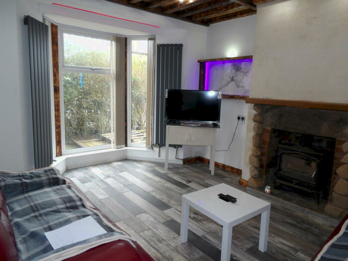 3 Bedroom House To Rent In Greenhead Ave, BB1