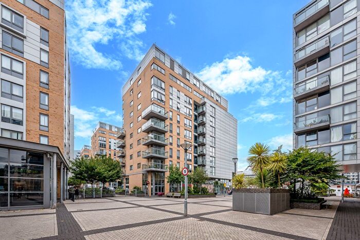 2 Bedroom Flat For Sale In Dowells Street, London, SE10