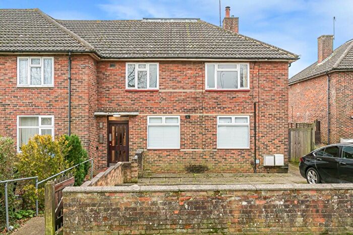 2 Bedroom Maisonette For Sale In Borders Lane, Loughton, Essex, IG10