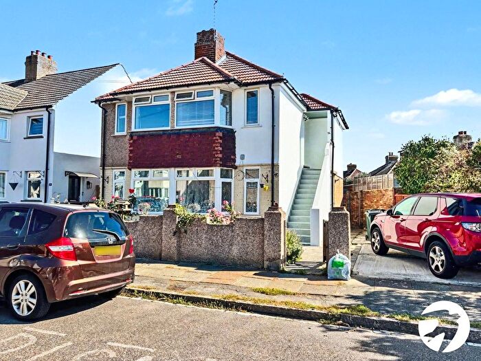 2 Bedroom Maisonette To Rent In Downs Avenue, Dartford, Kent, DA1