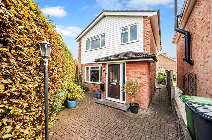 3 Bedroom Detached House For Sale In Wakelins End, Cookham, SL6