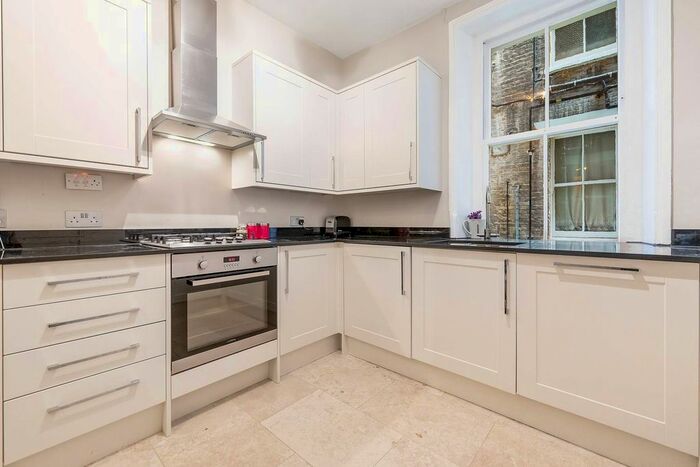 2 Bedroom Flat To Rent In Drive Mansions, Fulham, London, SW6