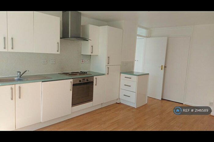 2 Bedroom Flat To Rent In Ewell Road, Surbiton, KT6