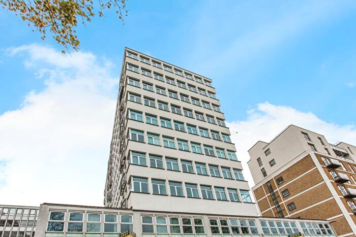 2 Bedroom Flat For Sale In Skyline Plaza, Victoria Avenue, Southend-On-Sea, Essex, SS2