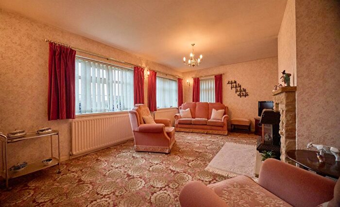 2 Bedroom Detached Bungalow For Sale In De La Bere Crescent, Burbage, Hinckley, LE10