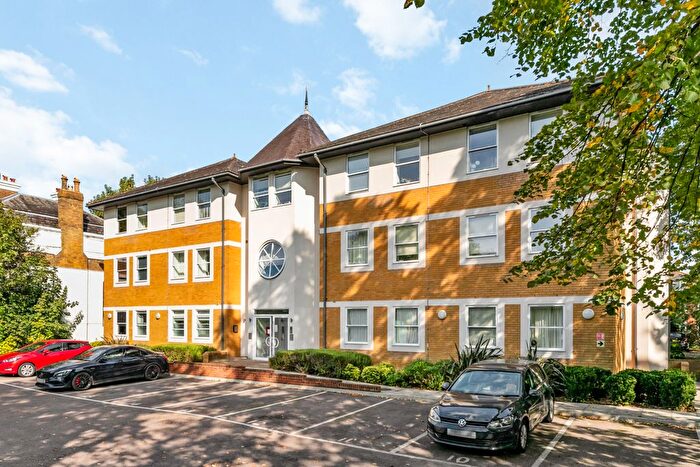 1 Bedroom Flat For Sale In Cricket Green, Mitcham, CR4