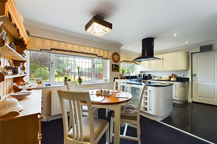 3 Bedroom Bungalow For Sale In Padworth, Reading, RG7