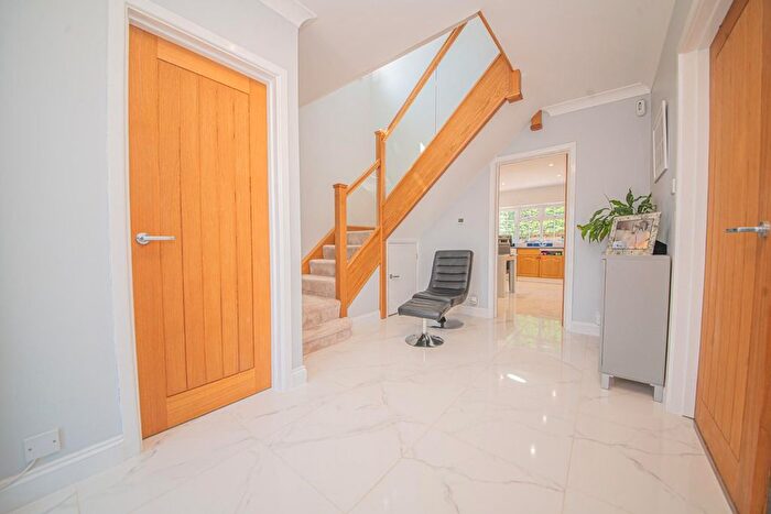 4 Bedroom Detached House For Sale In Cedar Wood Close, Fair Oak, Eastleigh, SO50