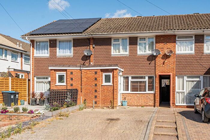 3 Bedroom Terraced House For Sale In Home Park, Oxted, RH8