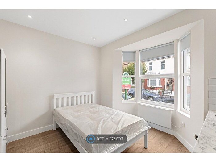 Studio To Rent In Gladstone Road, Watford, WD17