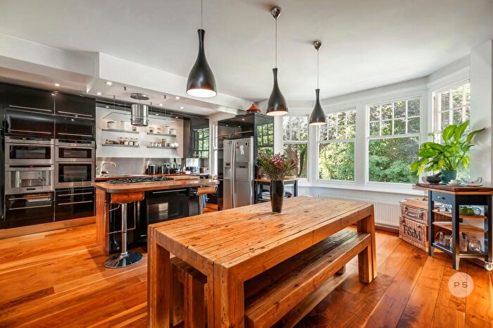 3 Bedroom Flat For Sale In Eaton Road, Branksome Park, Poole, BH13