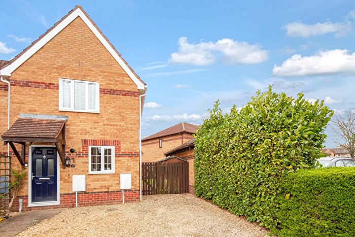 2 Bedroom End Terrace House For Sale In Conifer Drive, Bicester, OX26
