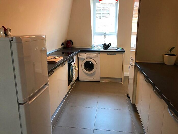 2 Bedroom Flat To Rent In Wapping Lane, London, E1W