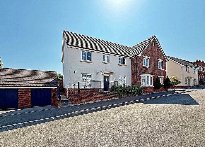 3 Bedroom Semi-Detached House For Sale In Bryn Celyn, Llanharry, Pontyclun, Rhondda Cynon Taff., CF72