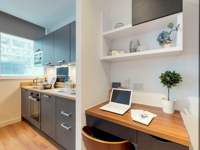 Apartment To Rent In Apt, Gravity Residence #, L2