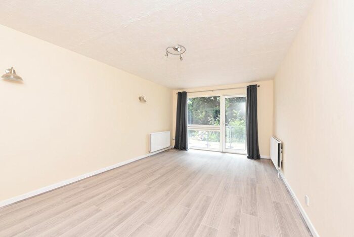 2 Bedroom Apartment To Rent In Clockhouse Road, Farnborough, GU14