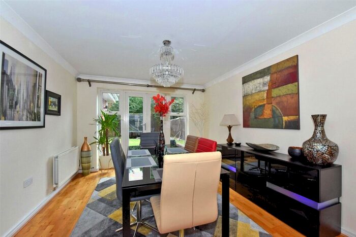 5 Bedroom Link Detached House For Sale In Pendenza, Cobham, Surrey, KT11