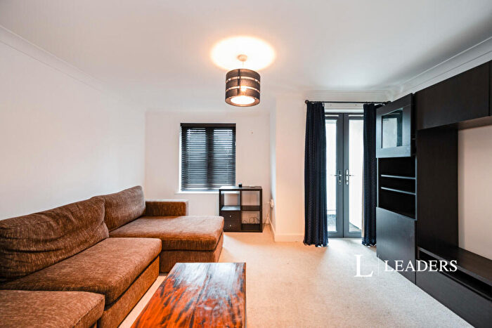 3 Bedroom Terraced House To Rent In James Terrace, Clarendon Road, PO4