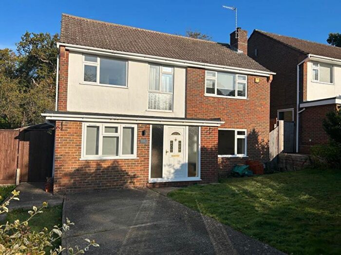 5 Bedroom Detached House To Rent In Kingswood Close, Merrow, Guildford, GU1