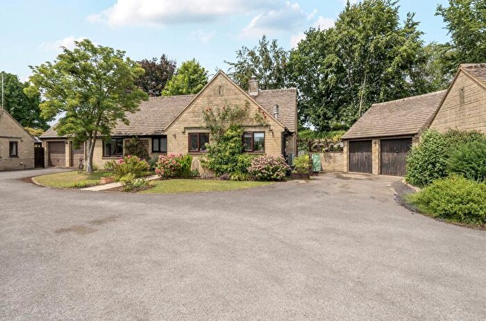 3 Bedroom Detached Bungalow For Sale In Paddock Close, Great Somerford, SN15