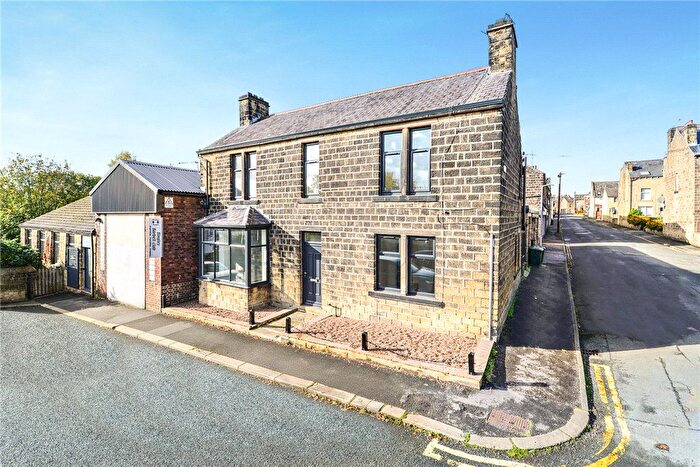 3 Bedroom End Terrace House For Sale In Britannia Street, Bingley, West Yorkshire, BD16