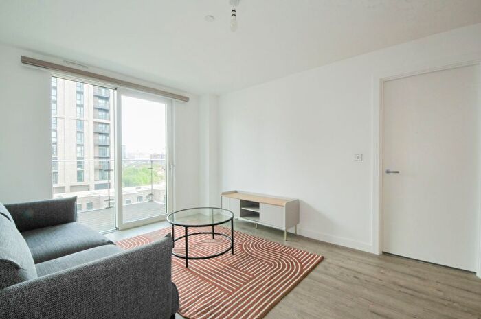 2 Bedroom Flat For Sale In Lockside Lane, Salford, M5