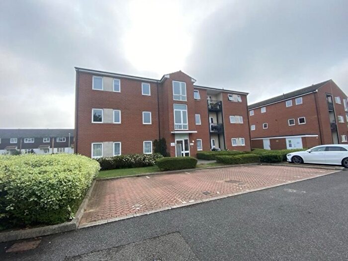 2 Bedroom Flat To Rent In Kilndown Close, Kingsnorth, Ashford, TN23